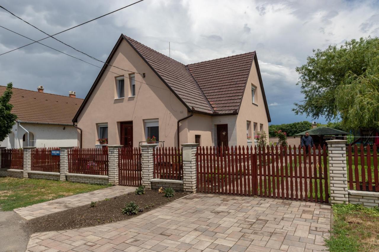 Linett Apartman Hajdúszoboszló Kültér fotó