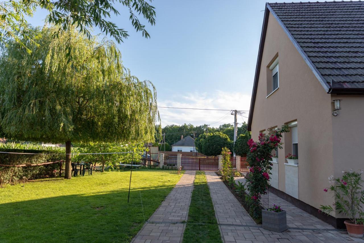 Linett Apartman Hajdúszoboszló Kültér fotó